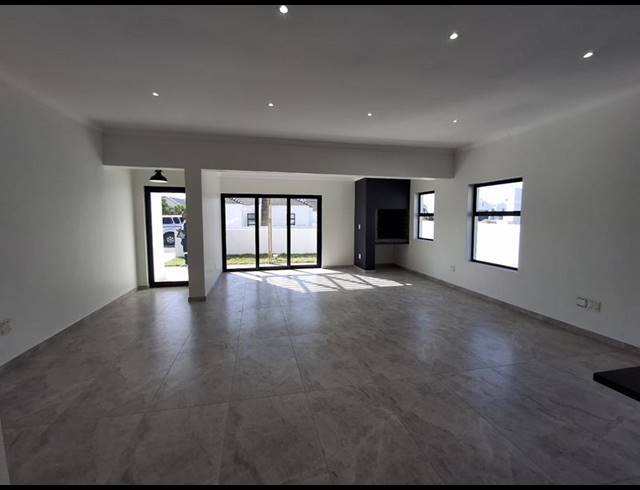 3 BEDROOM HOUSE FOR SALE IN SHELLEY POINT